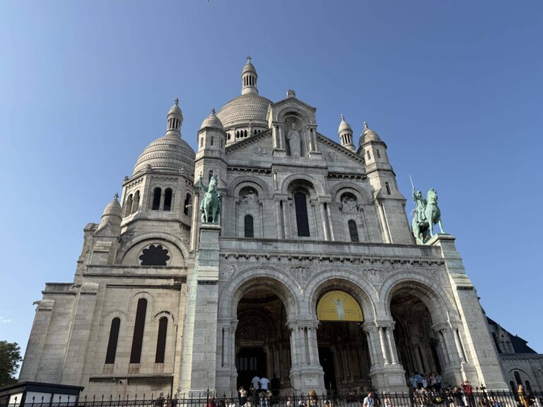 Charming Paris Walking Tour: Notre Dame & Sainte-Chapelle Private Guide Charming Paris Walking Tour: Notre Dame & Sainte-Chapelle Private Guide