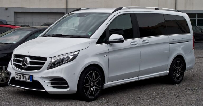Trusted Private Chauffeurs for Seamless Sri Lanka Journeys