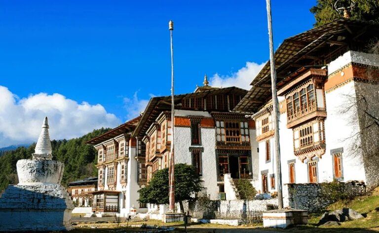 Discover Bhutan’s Living Traditions on a Heritage-Filled Adventure Discover Bhutan’s Living Traditions on a Heritage-Filled Adventure