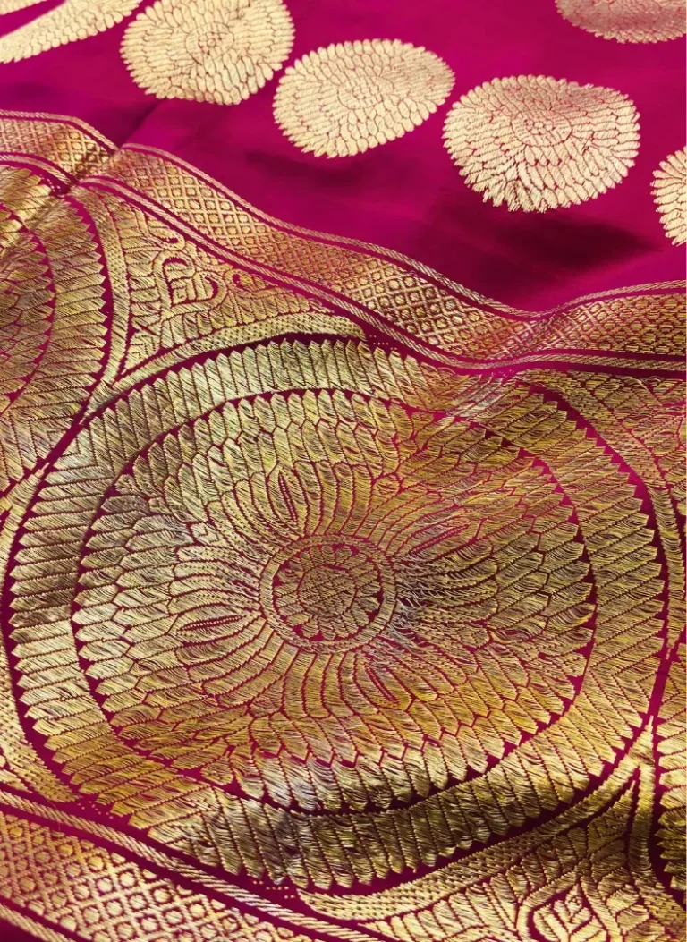 Shop Exotic Zari Sarees Online: Sleek, Secure & Stylish Picks