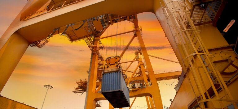 Affordable Crane Hire: Transparent Hourly Rates for Your Project